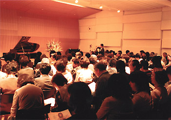 開演直前のようす(写真)